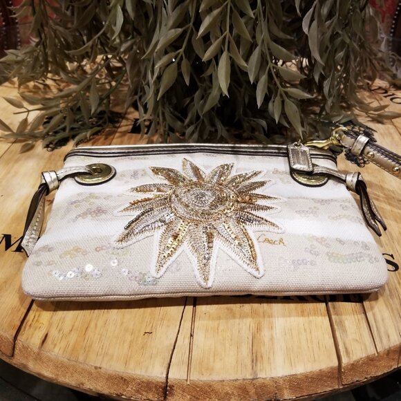 New COACH Audrey Sun Beaded Sequins Embroidery Clutch Large Wristlet - Picture 11 of 11